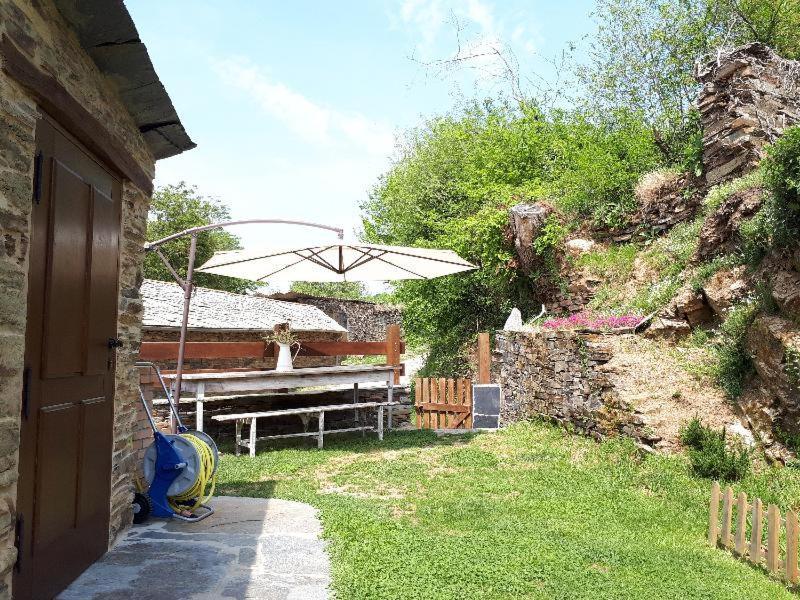 Casas de Outeiro Samos Quarto foto